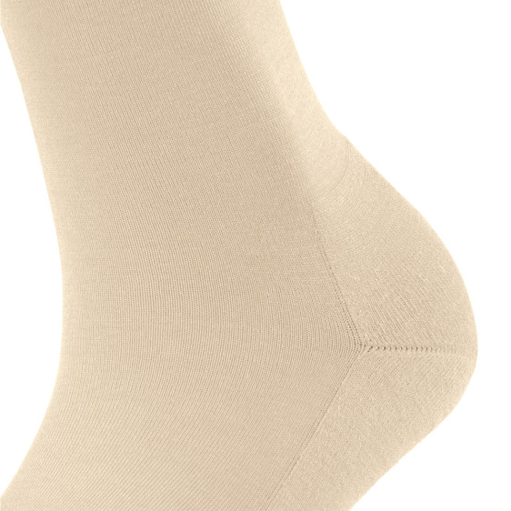 detail PONOŽKY SENSITIVE LONDON 46484 4011 CREAM 41-42